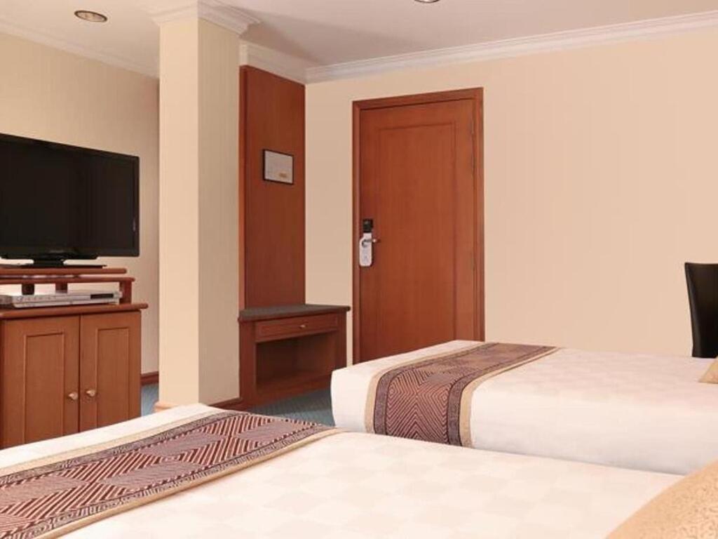 Hotel Sentosa Kuala Belait Exterior photo
